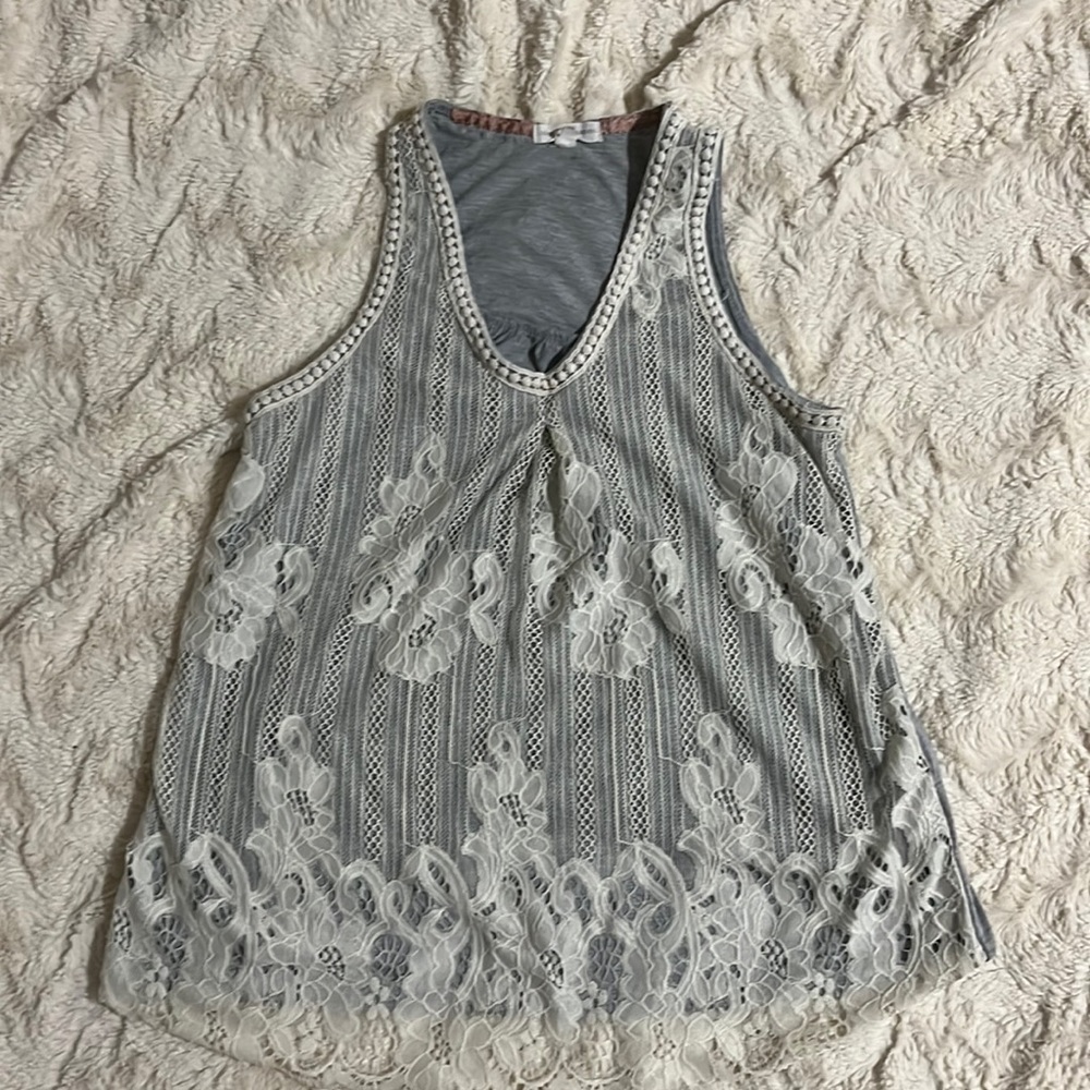 Coco + Jameson Gray White Lace Tank Size S